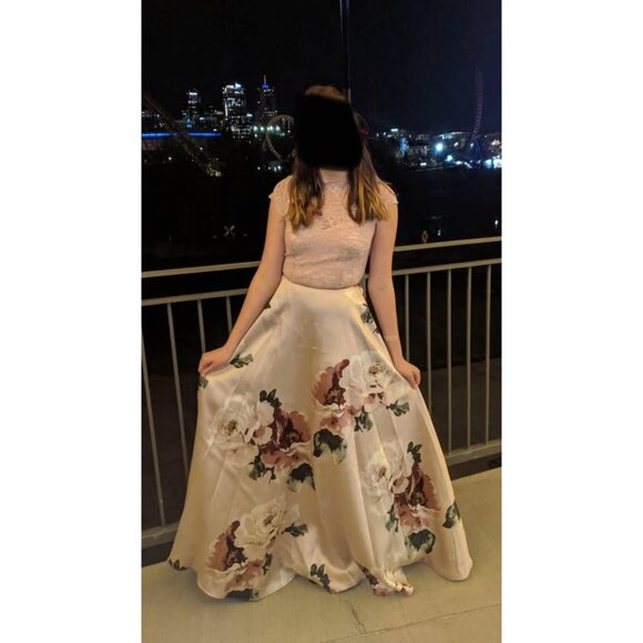 PROM DRESS - Picture 2 of 4